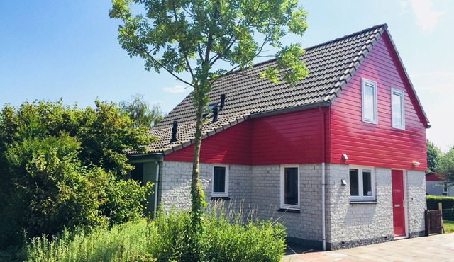 Luxurious vacation home by the sea, sauna, Wi-Fi, 2 bathrooms, Oosterschelde National Park in Kapelle