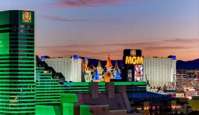 MGM Signature-16-702 1Br 2Ba Balcony Suite in Las Vegas