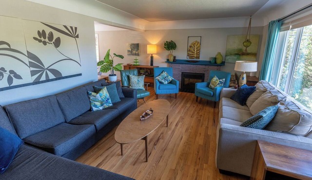 Mid-Century Modern Apartment at Horner Park, Welch Homes & Hospitality in Saanich