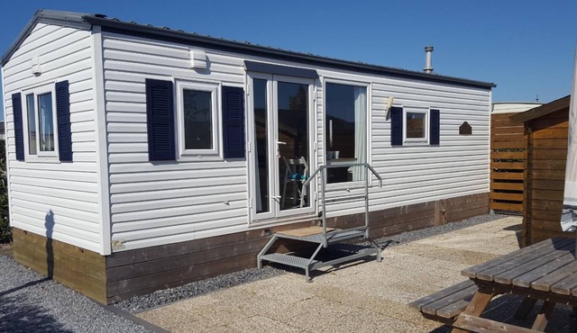 Modern chalet in Renesse at the 5* Beach & Camping Resort Julianahoeve in Renesse