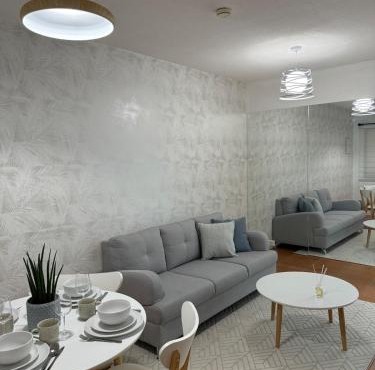 Modern Minimalist Luxe Retreat 2 Bedroom with parking in Manila