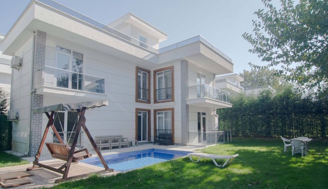 Modern Private Pool Villa in Sapanca in Sapanca
