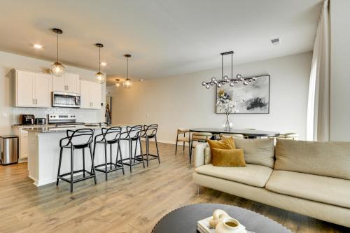 Modern Townhome w/Private Yard in Kernersville! in Kernersville
