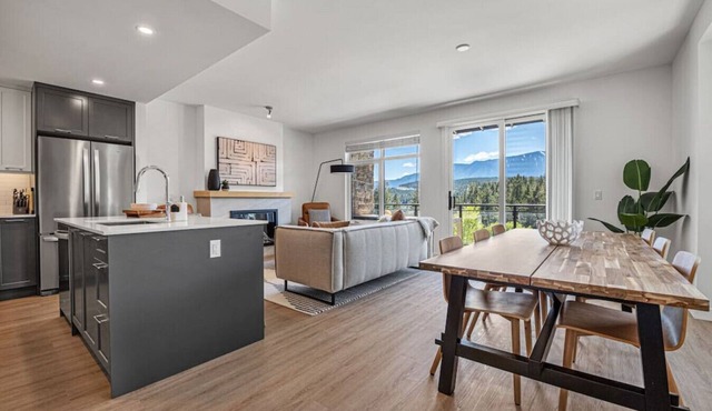 Nordic Nouveau | Hot Tub | Unmatched Lake Views in Invermere