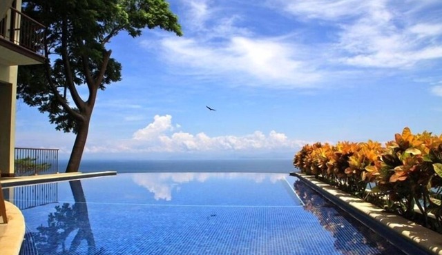 Ocean view, full time staff, concierge services. Winner 2013 - 2026 top rental in Punta Leona