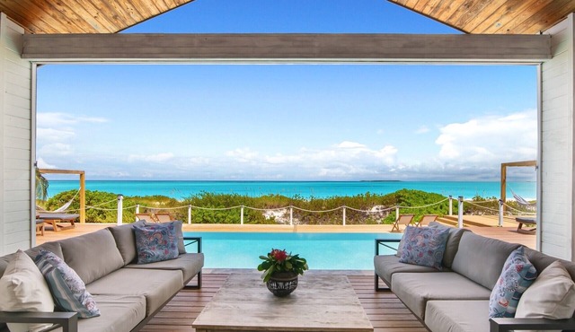 Oceanfront 5BR Luxury Villa with Heated Infinity Pool Hammocks and Ocean Bar in Georgetown