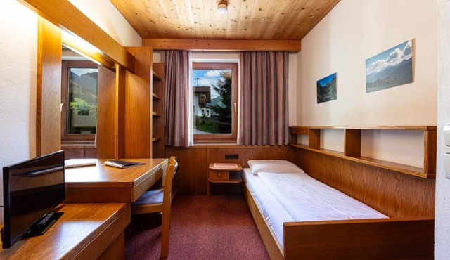 Panorama Hotel CIS - bed and breakfast in Kartitsch