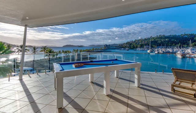 Pavillions Penthouse 25 - Waterfront with private pool, golf buggy and transfers in Hamilton Island