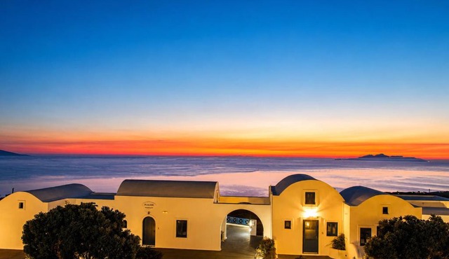 Pergeri Apartments in Imerovigli