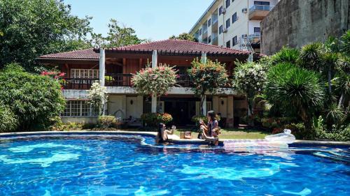 Private Beach Villa in Anza Mactan with Ocean View in Punta Engaño