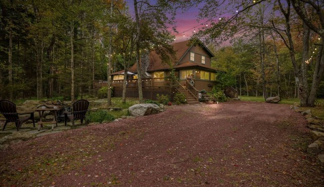 Prvt+KingBd+Foliage+LakeHarmony+HotTub+Ski+FirePit in Lake Harmony