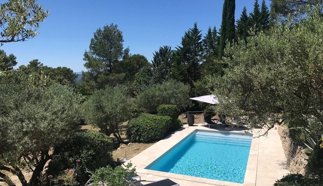 Quality services, beautiful house for 8 people, comfort and calm in Lorgues