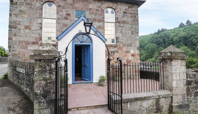 RAINFOREST CHAPEL, family friendly, with a garden in Ruspidge in Cinderford