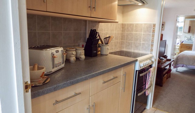Relaxing Studio - Luxe Bed - Beautiful Location in Winscombe