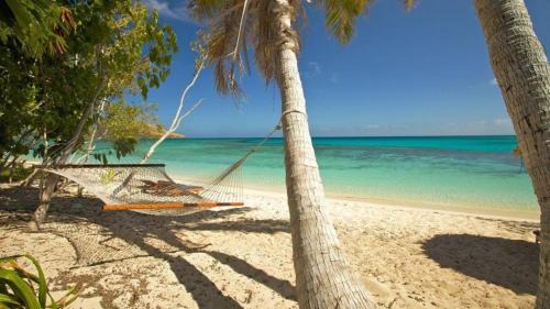 S@fe Landing Lodge in Nacula Island