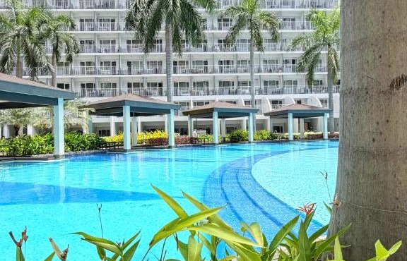 Shell Residences MOA by Janzen in Manila