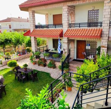 Simos Apartments in Korinos
