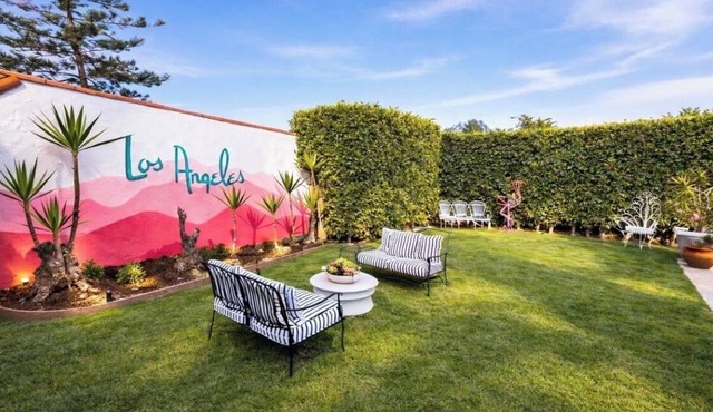 SoFi Adjacent Classic Spanish Retreat Near LAX. FIFA World Cup Stay in Los Angeles