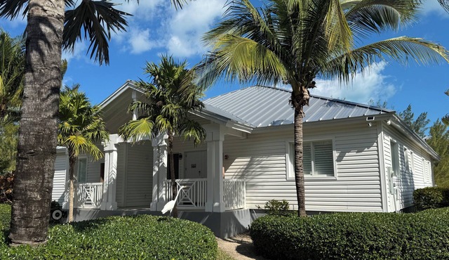 Spacious 4-bedroom villa with 90ft dock in Bimini Bay Resort in Bailey Town