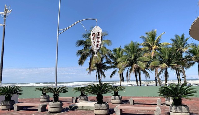 SPACIOUS COMFORTABLE APARTMENT, WIFI, GREAT LOCATION, 200 METERS FROM THE BEACH in SP