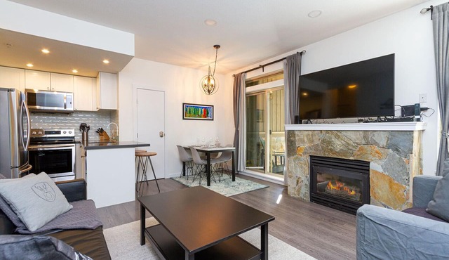Spacious & Tastefully renovated 1 Bed/1 Bath in the heart of Whistler Village in Whistler