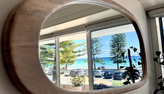 Stunning, uninterrupted views of beach & surf in Manly