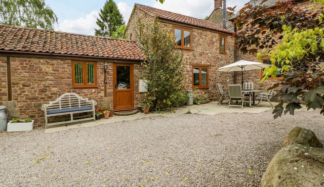 SUTTON BARN, pet friendly, character holiday cottage in Ross-On-Wye in Ross-on-Wye