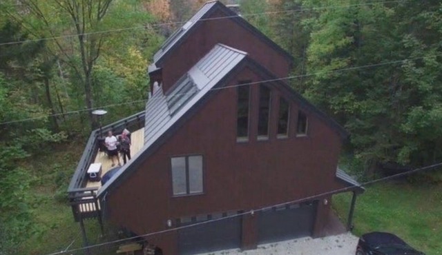 THE BIJOU - a Precious Gem in the Green Mountains. HOT TUB, PET OK, HANDICAP in Rochester