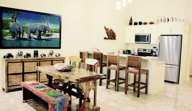 The Elephant Castle: Beach front Penthouse in Manuel Antonio