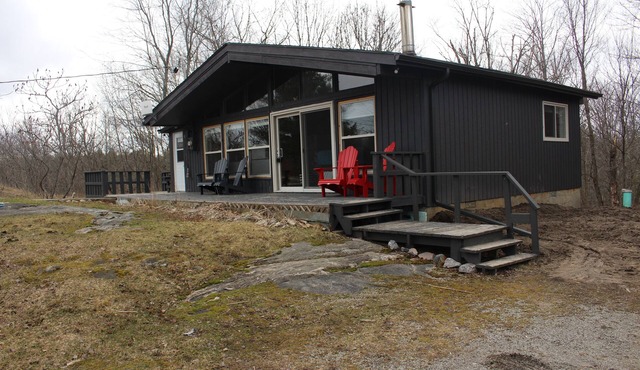 The Serene Acres Cottage Getaway Muskoka in MacTier