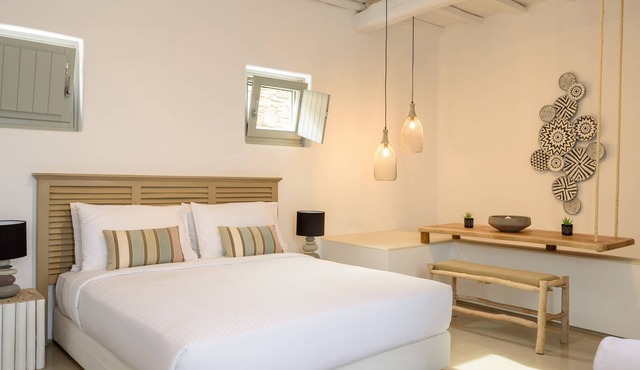 The Summit of Mykonos - The Royal Apartment with Outdoor Jacuzzi in Xilokeratidi