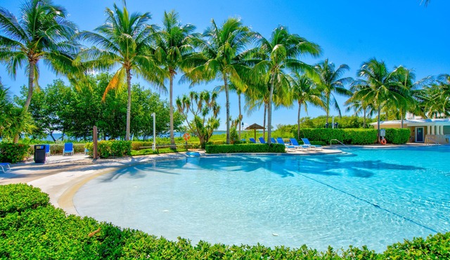 Tropical Escape at Mariner’s Club 2BR Key Largo Condo w/Pools & Marina in Key Largo