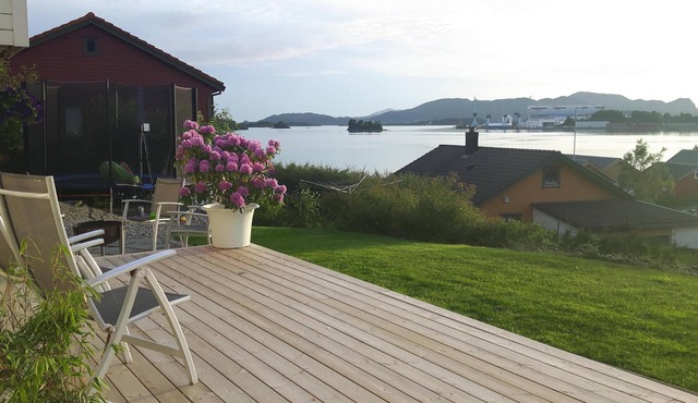 Ulsteinvik, Apartment -50m From Fjord /Sjø in Ulsteinvik