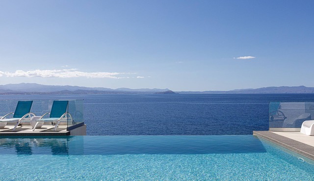 Villa Chryssi - Hilltop Escape w/Endless Sea Views by etouri in Chania