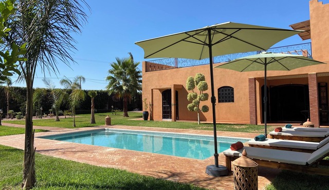 Villa Dar Mazaheer private pool, Atlas foothills in Marrakech