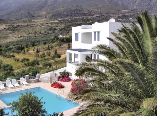 Villa in Lefkogia near Souda Beach in Lefkogeia