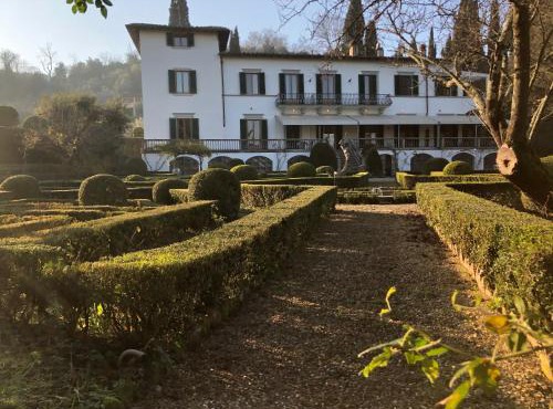 VIlla Merlo Ner0 in Florence