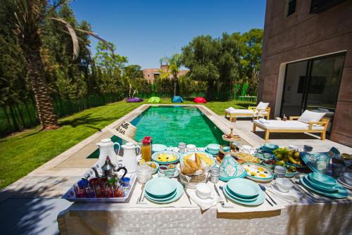 Villa oasis private pool secure complex in Marrakesh