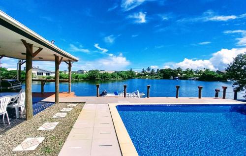 Waterfront Sunset Apartment Nadi in Nadi