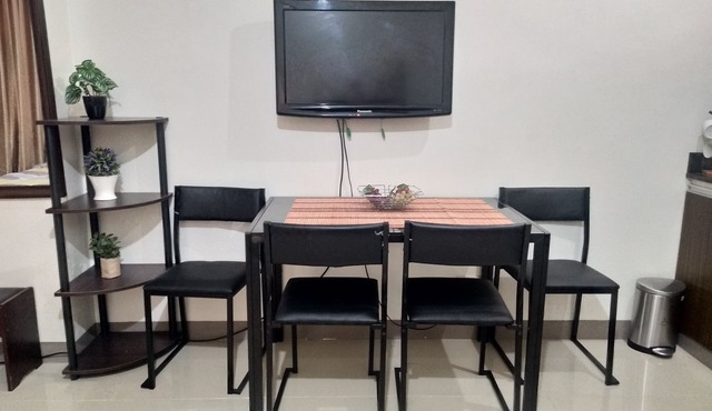 We are near at Bank, Convenience store, Wet Market and fast food chain. in Parañaque