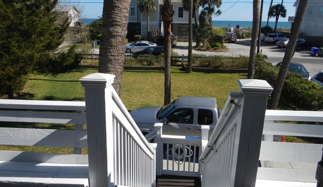 Welcome to Swell Cottage! Awesome Second Row Folly Beach with great ocean views. in Folly Beach