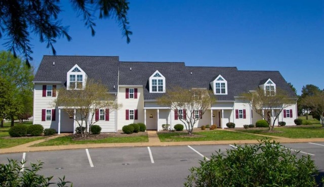 Williamsburg | Historic Village Stay | Pool & Tennis | 1BR in Williamsburg
