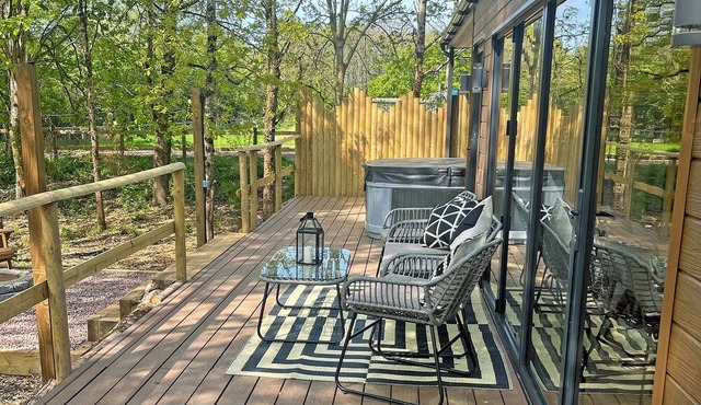 Woodland Container Lodges Slp 2 in Westbury