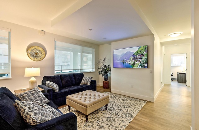 King's Balcony, Downtown Sidney, New spacious 2 bedroom condo, 90 day minimum. in Sidney