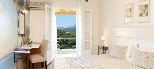 Single Room with Mountain View
