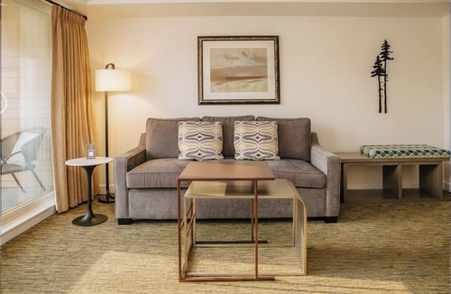 Garibaldi Highlands Hotel | Executive Suites Hotel & Resort, Squamish