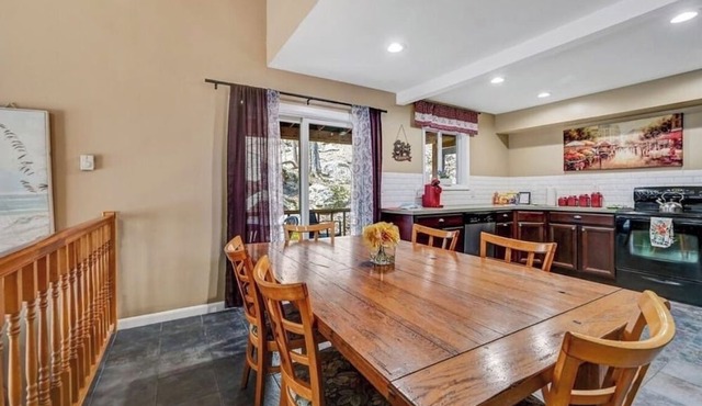 1 mile to BEACH & POOL and Masthope amenities in Lackawaxen