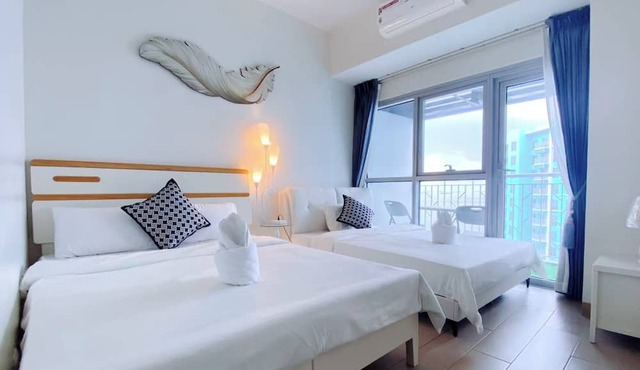 Deluxe Apartment Balcony Sea View in Parañaque