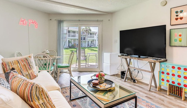 ‘Sea La Vie’ Condo: Pensacola Beach Access! in Pensacola Beach