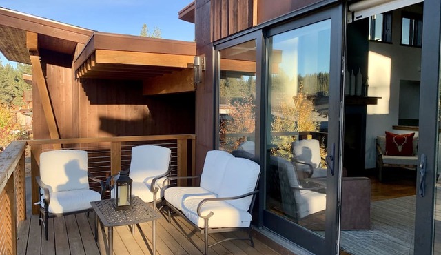 Schaffer's Mill, luxurious 2,864 sq. ft contemporary townhome, dogs considered. in Truckee